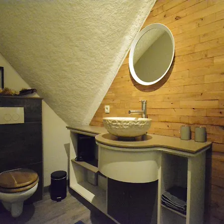 木屋 In With Roof Terrace, Garden, Bbq *