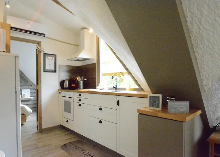 Chalet In With Roof Terrace, Garden, Bbq Gesves